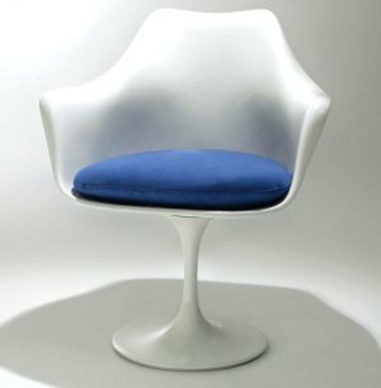 Cadeira Saarinen 